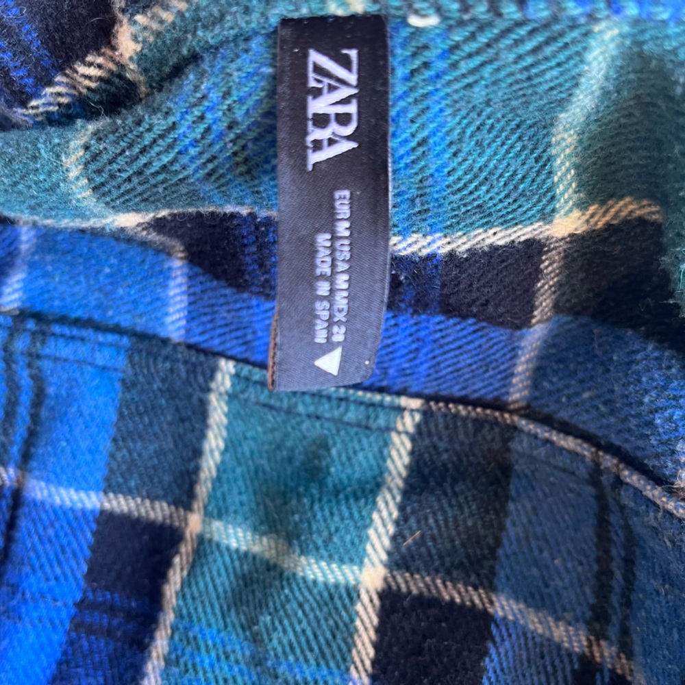 Zara Shacket/sweater - Picture 2 of 2